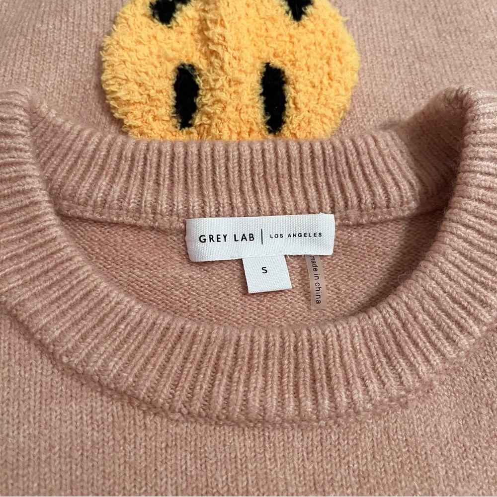 Grey Lab Women’s Smiley Face Sweater Size S